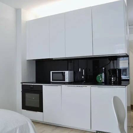 Ullis With Location Appartement