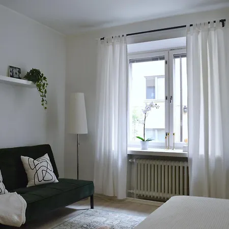 Ullis With Location Lägenhet *