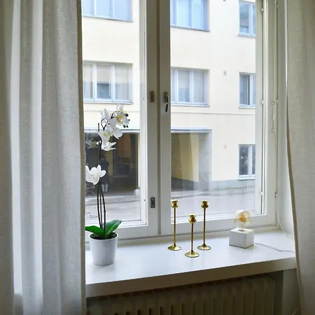 Modern And Bright With Location Apartment *